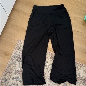 Brand New Never Worn Fabletics Wide-Leg Pants